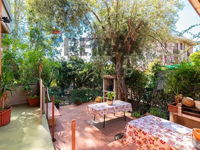 Appartamento con 12 locali in vendita in Via Carlo Gemmellaro, Aci Castello