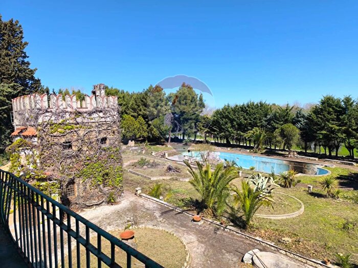 Casa con 14 locali in vendita in Contrada Marina Palmense, Fermo