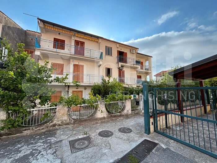 Appartamento bilocale in vendita in Via Neto, Amantea