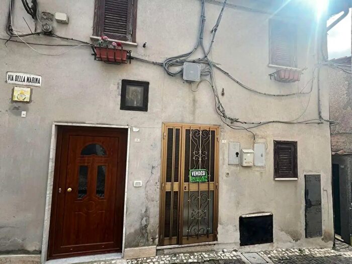 Appartamento trilocale in vendita in Via della Marina, Rocca Massima