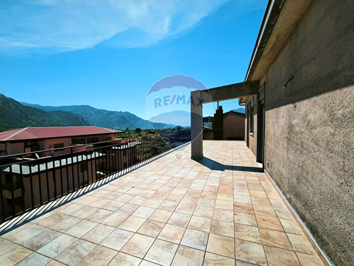 Appartamento quadrilocale in vendita in Via Sandro Pertini, Francavilla Di Sicilia