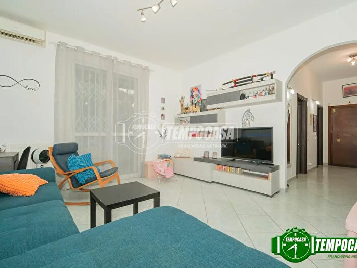 Appartamento trilocale in vendita in Via Gamberina, Gaggiano