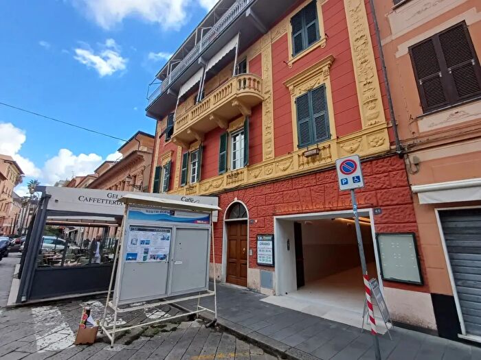 Appartamento trilocale in vendita in Viale Dante Alighieri, Sestri Levante