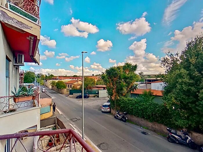 Appartamento trilocale in vendita in Roma