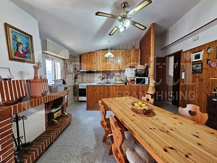 Appartamento quadrilocale in vendita in Via Fiume Lao, Scalea