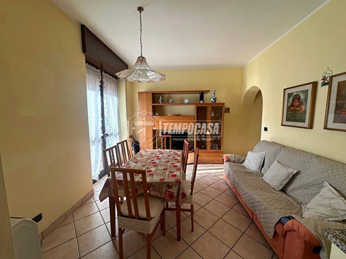 Appartamento trilocale in vendita in Via IV Novembre, Treviolo