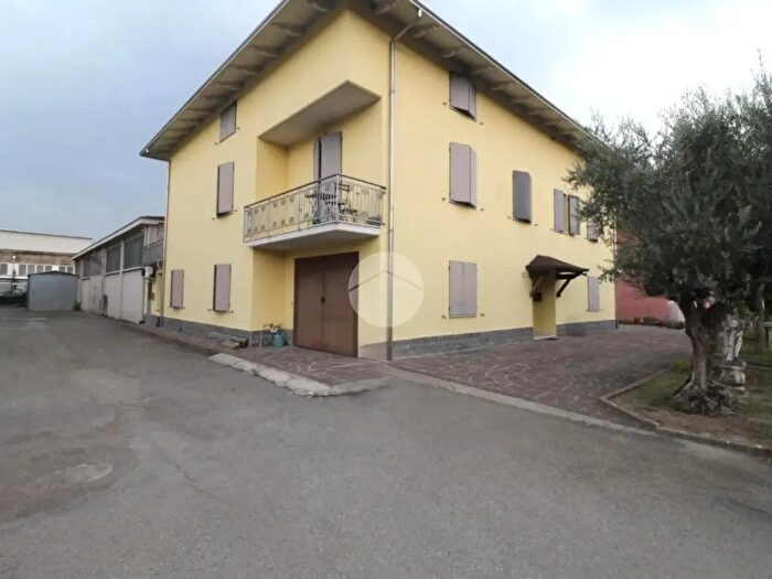 Casa trilocale in vendita in Via Don Giovanni Corchia, Langhirano