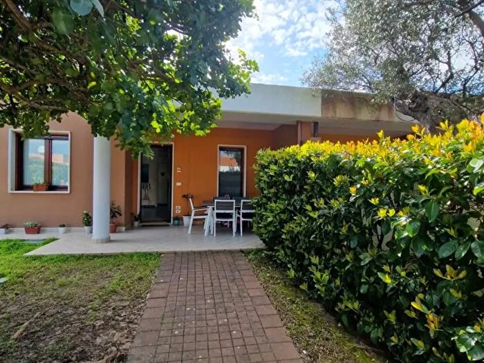 Casa quadrilocale in vendita in Via per Sbitri, Brindisi