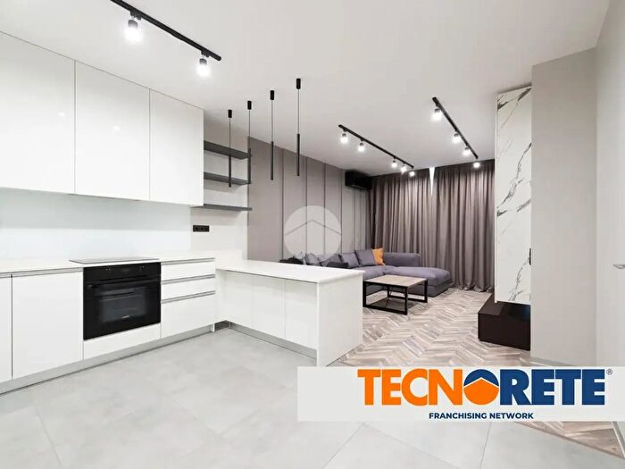 Appartamento trilocale in vendita in Via Lagomaggio, Rimini