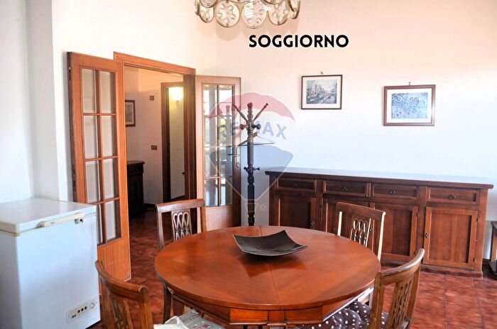 Appartamento con 6 locali in vendita in Via Giulio Cesare a, Roccastrada