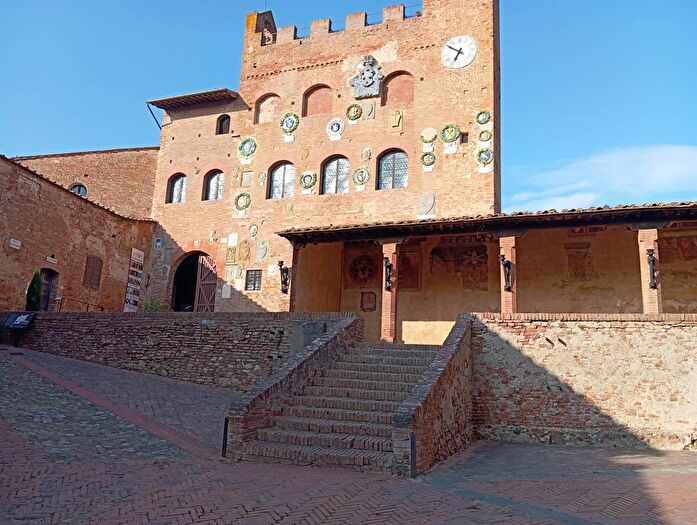 Appartamento con 5 locali in vendita in Certaldo