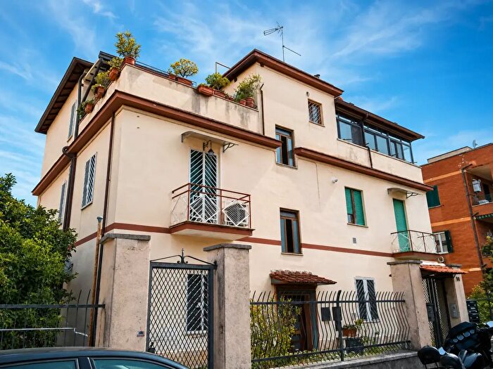 Appartamento bilocale in vendita in Via Giuseppe Bellucci, Roma
