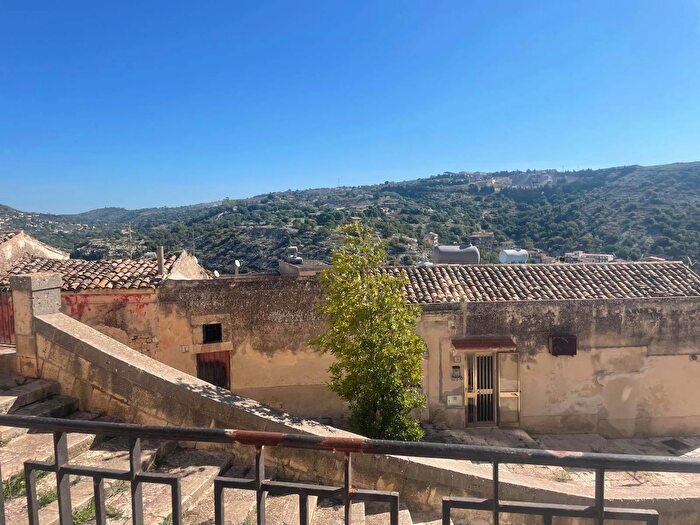 Casa trilocale in vendita in Modica