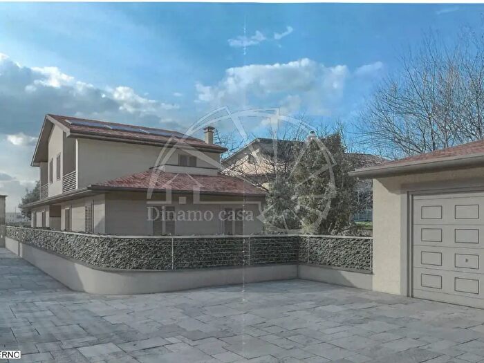 Casa con 5 locali in vendita in Via Tobbianese, Prato