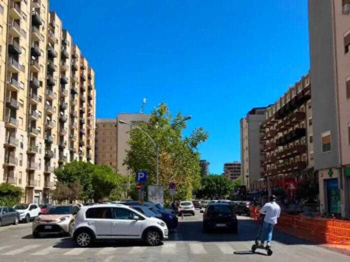 Appartamento trilocale in vendita in Via Enrico Fermi, Palermo