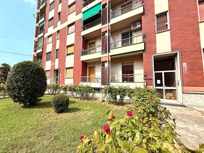 Appartamento trilocale in vendita in Via Testone, Alessandria