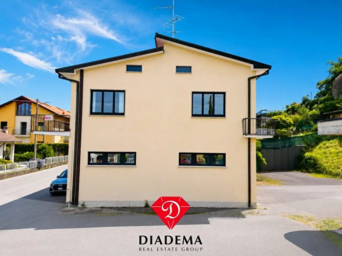 Casa con 6 locali in vendita in Via San Gaetano, Besnate