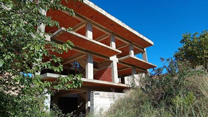 Casa con 6 locali in vendita in Via Tracoccia, Valdina