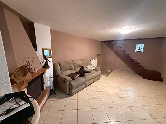 Appartamento trilocale in affitto in Centro, Francolise