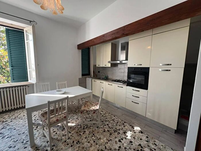 Casa quadrilocale in affitto in Via Livornese, Pisa