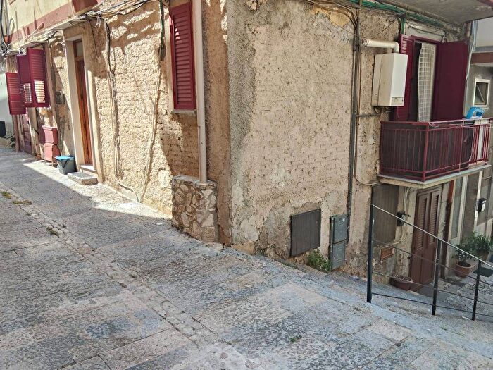 Appartamento bilocale in affitto in Via Schiptari, Piana degli Albanesi