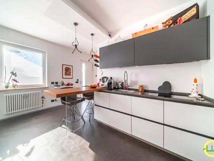 Casa con 6 locali in vendita in Via Aplia Inferiore, Artegna