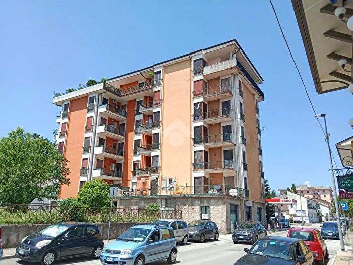 Appartamento trilocale in vendita in Via Manfredi, Atripalda