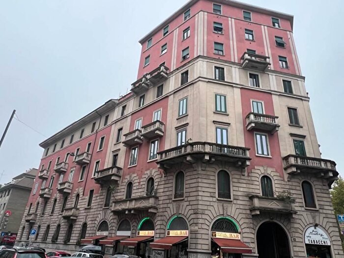 Appartamento trilocale in affitto in Viale Edoardo Jenner, Farini, Milano