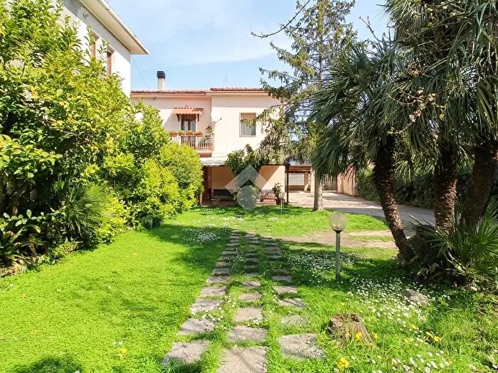 Casa con 8 locali in vendita in Via Adriatica, Francavilla Al Mare