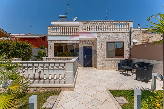 Casa con 8 locali in vendita in Contrada Auricarro, Palo Del Colle