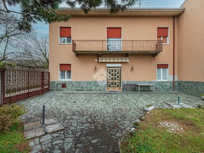 Casa trilocale in vendita in Via S Luigi, Marnate