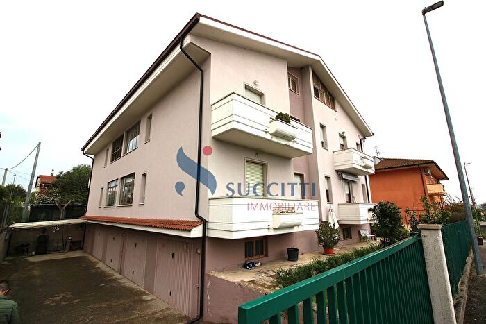 Appartamento con 5 locali in vendita in Via G Pajetta, Mosciano Sant'Angelo