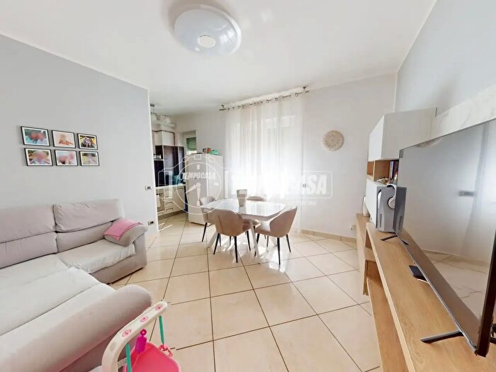 Appartamento trilocale in vendita in Via G Forni, Milano