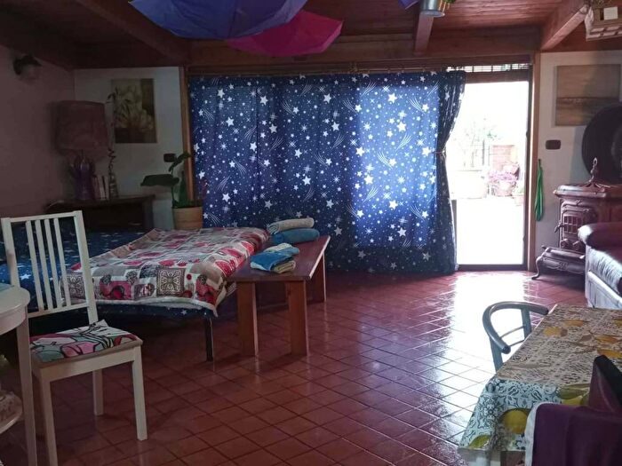 Appartamento in affitto in Via Carlo Pisacane, Tribunali, Napoli