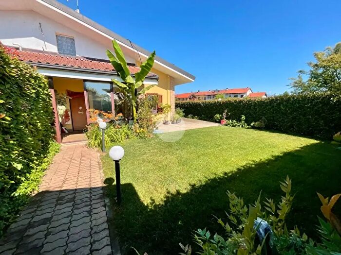 Casa quadrilocale in vendita in Strada Canova Pogliani, Leini'