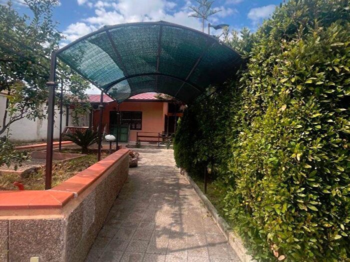 Casa con 5 locali in affitto in Viale Fiume Volturno, Bagnara Destra Volturno, Castel Volturno