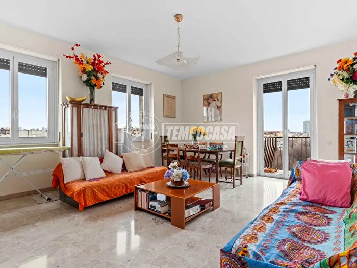 Appartamento quadrilocale in vendita in Milano