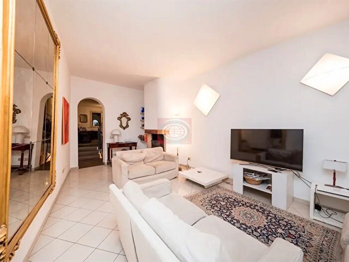 Casa con 11 locali in vendita in Cesena