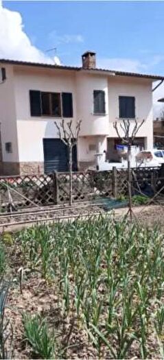 Casa monolocale in vendita in Viale Maggio, Asciano