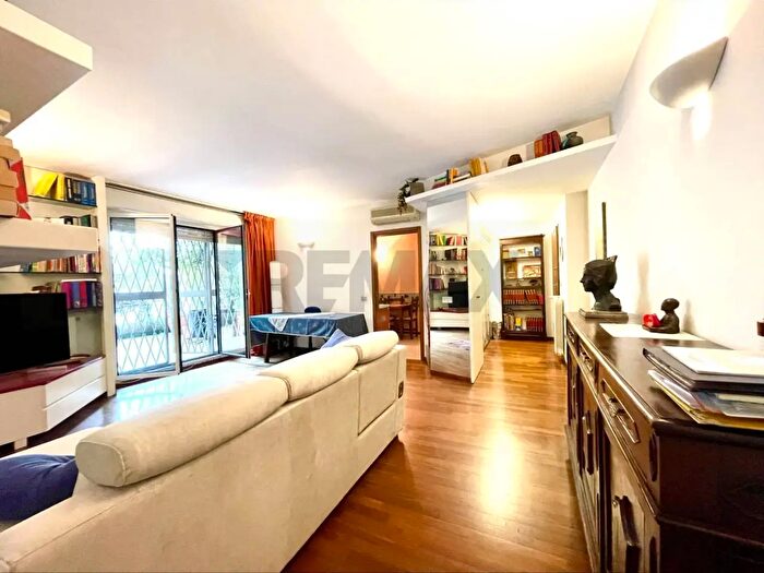 Appartamento trilocale in vendita in Via Varesina, Milano