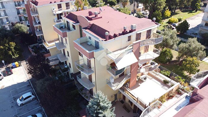 Appartamento trilocale in vendita in Via Monte Conero, San Benedetto Del Tronto