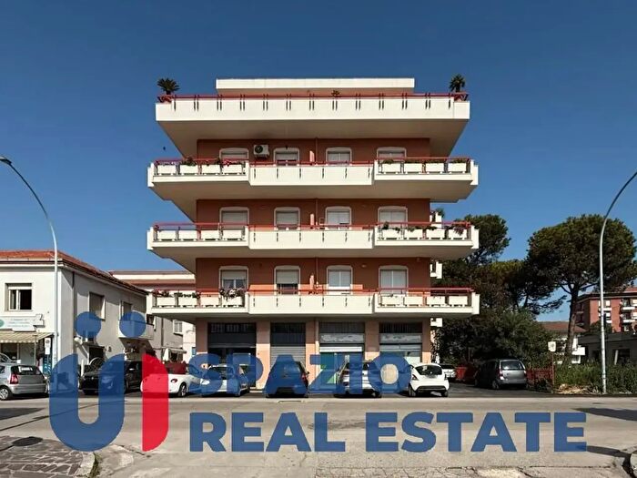 Appartamento con 5 locali in vendita in Via Vestina, Montesilvano