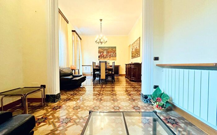 Appartamento con 5 locali in vendita in Seravezza