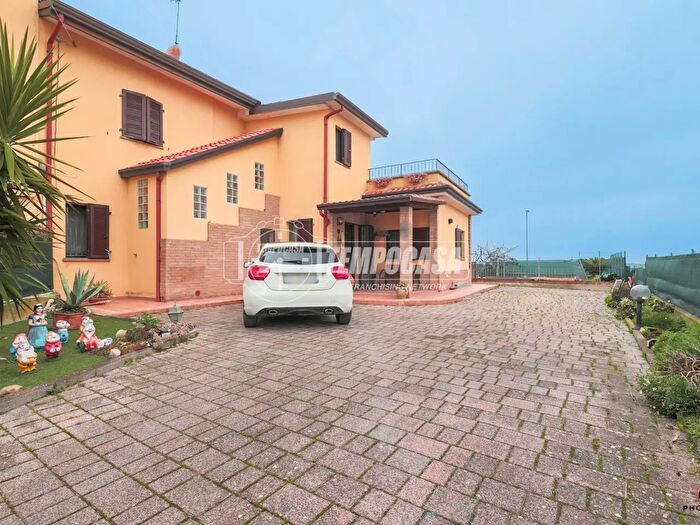 Casa con 5 locali in vendita in Via Diaz, San Clemente