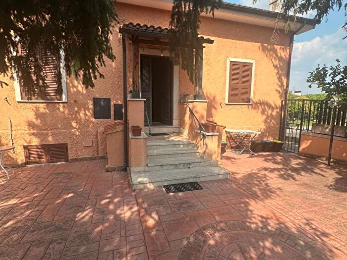 Appartamento quadrilocale in affitto in Via Quarticciolo di Vermicino, Frascati