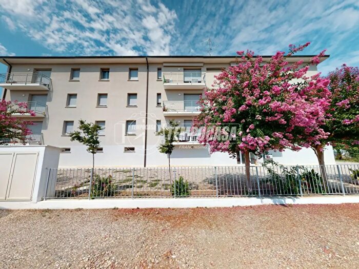 Appartamento trilocale in vendita in Novi Di Modena