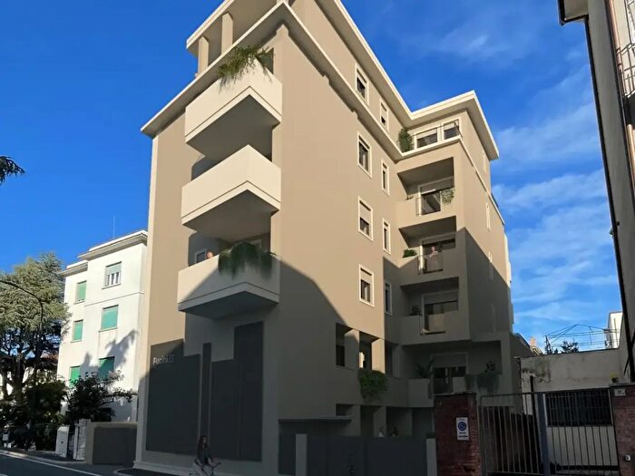 Appartamento trilocale in vendita in Via Renato Fucini, Grosseto