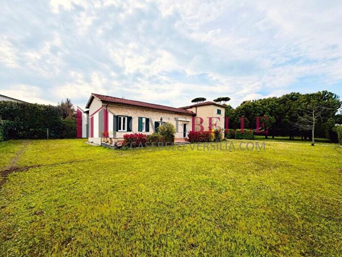 Casa con 5 locali in affitto in Via Ludovico Ariosto, Vittoria Apuana, Forte dei Marmi