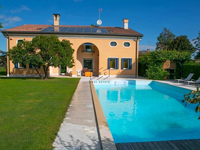 Casa con 5 locali in vendita in Via Postioma, Ormelle
