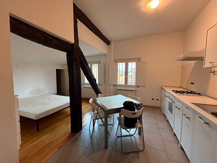 Appartamento monolocale in affitto in Via de Chiari, Santo Stefano, Bologna